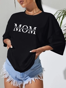 Women's black cotton loose t-shirt with custom MOM print and names for casual street style