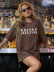 Women's brown oversized cotton T-shirt with MOM logo and custom name prints