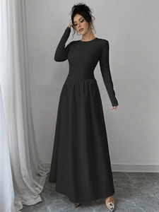 Elegantes schwarzes Langarm-Maxikleid mit Rundhalsausschnitt für Damen im Slim-Fit