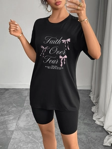 Ensemble t-shirt noir oversize pour femmes avec imprimé Faith Over Fear et short