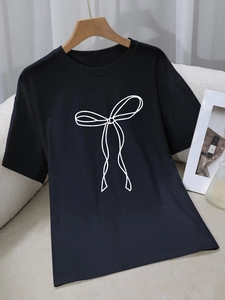 Damen Oversize T-Shirt in Schwarz mit weißem Schleifen-Print und klassischem Rundhals