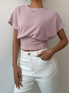 Haut court en maille gaufrée violet clair à manches courtes et taille ajustée