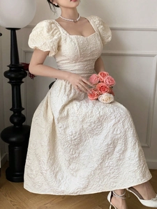 Robe Midi en Jacquard Vintage Français Col Carré Manches Bouffantes Taille Haute Ligne A Robe d'Été Élégante pour Femmes Crème