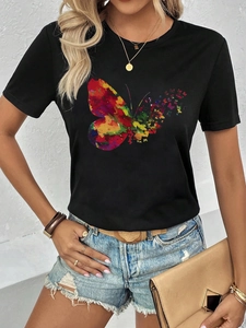 T-shirt nera da donna con girocollo e stampa artistica di farfalla colorata vivace