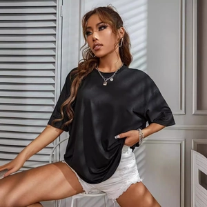 Women's black oversized crew neck T-shirt with puppy back print in casual street style