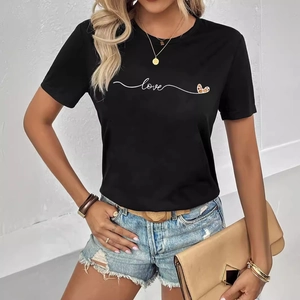 T-shirt noir pour femme avec imprimé love et motif cœur léopard, style décontracté