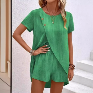 Women's green casual two-piece set featuring crinkle texture and asymmetrical front top