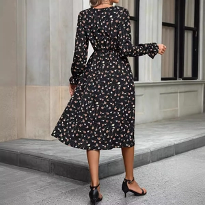 Robe longue noire élégante à imprimé fleuri avec taille cintrée pour femmes