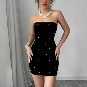 Robe Mini Sexy en Velours Noir Sans Bretelles pour Femmes Élégante Décoration de Künstliche Perles Épaules Dénudées Moulante Soirée