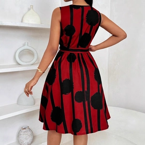 Damen ärmelloses A-Linien Sommerkleid in Rot mit schwarzen Streifen und Punkten
