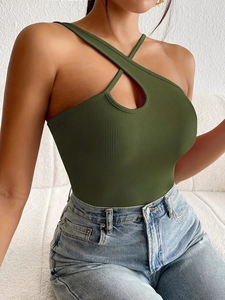 Haut débardeur dos nu vert armée élégant avec découpe goutte d'eau sexy