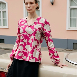 Women's V-neck long sleeve floral print blouse in magenta with stylish lantern sleeves
