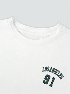 Detail des Los Angeles 91 Drucks auf weißem Baumwoll-T-Shirt mit Rundhalsausschnitt