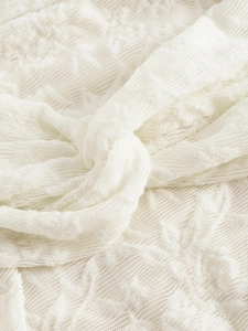 Robe ligne A chic en dentelle blanche à épaules dénudées avec détail de nœud torsadé