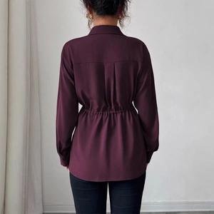 Chemisier à manches longues bordeaux pour femme avec taille à cordon de serrage