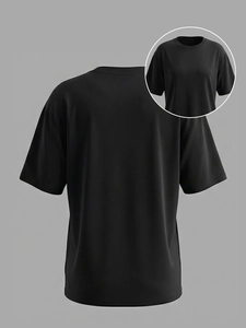 Vue détaillée du t-shirt noir à col rond montrant le dos et le gros plan du décolleté