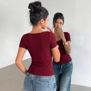 Slim fit burgundy short sleeve T-shirt with textured fabric and elegant neckline