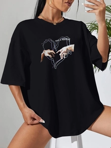 T-shirt nera oversize da donna con stampa a cuore e scritta Have a Holiday