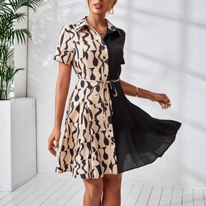 Women's chic shirt dress with contrast geometric print, short sleeves and waist belt
