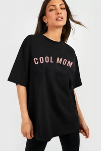Schwarzes Damen Oversize-T-Shirt mit pinkem COOL MOM Aufdruck und Rundhals
