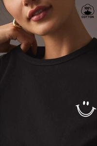 Women's 100% cotton black crewneck T-shirt with minimalist smiley face print