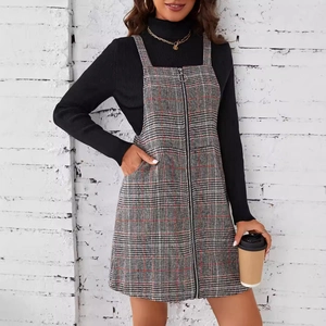 Robe à carreaux pour femme avec fermeture éclair frontale et poches et col roulé noir