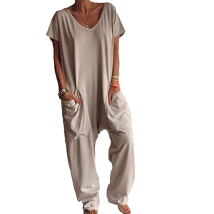 Damen Jumpsuit mit V-Ausschnitt, großen Taschen in Beige, lässiger Boho-Stil