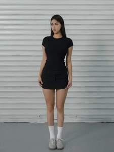 Slim fit black crew neck short sleeve T-shirt and mini skirt set for athletic wear