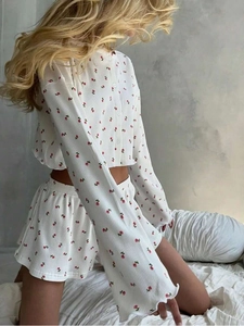 Ensemble de pyjama deux pièces pour femme avec cardigan à manches longues et short assorti
