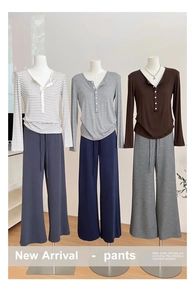 Tre set da casa per donna con top henley e pantaloni a gamba larga in tessuto a coste morbido