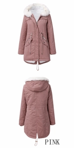 Vues avant et arrière d'une parka rose pour femme avec capuche en fourrure blanche