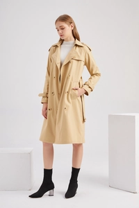 Trench-coat long kaki classique avec boutons à double boutonnage, ceinture et épaulettes