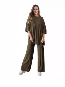Dunkelolivgrünes Damen-Freizeitset mit Kurzarm-Oberteil und Hose mit weitem Bein für Damen