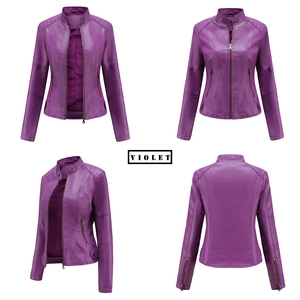 Vues de face, de côté et de dos d'une veste en cuir violette cintrée avec fermetures