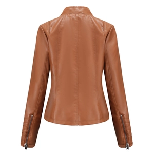 Vue arrière de la veste moto marron avec manches matelassées et fermetures éclair argentées