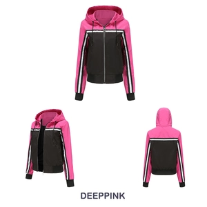 Detailansicht der pink-schwarzen Windjacke mit Kapuze und Streifen an den Ärmeln