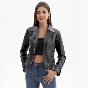 Veste courte style motard en similicuir noir avec manches à lacets et fermeture éclair