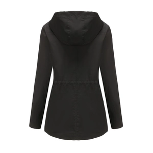 Rückansicht der Damen Kapuzenjacke mit verstellbarem Kordelzug und winddichtem Material