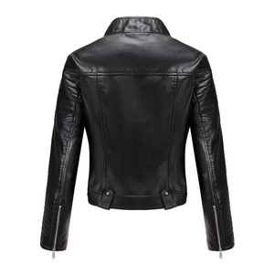 Rückansicht der schwarzen Biker-Lederjacke mit gesteppten Ellbogen-Patches und Reißverschlüssen