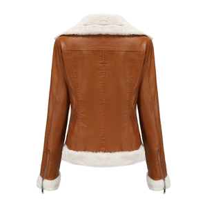 Vue arrière veste en similicuir marron avec doublure peluche blanche et zip manche