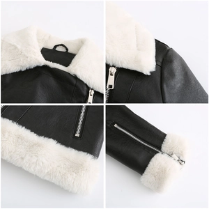 Vues détaillées de la veste en similicuir avec col en peluche et zips métalliques