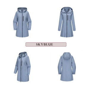 Detailansichten des himmelblauen Windbreakers mit Kapuze und wasserdichtem Material
