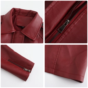 Dettaglio del trench in pelle PU rosso scuro con revers classico e cerniera in metallo lucido