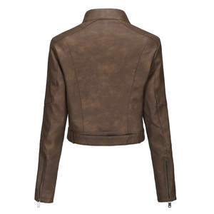 Rückansicht braune Moto-Jacke aus Kunstleder mit Stehkragen und Reißverschluss