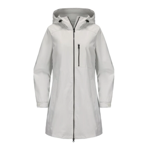 Detail eines Kapuzen-Windbreakers mit vertikaler Brusttasche und verstellbaren Bündchen
