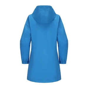 Detail eines blauen wasserdichten Windbreakers mit elastischen Bündchen zum Windschutz