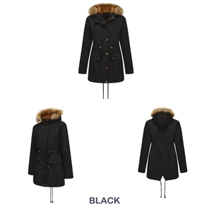 Vue triple d'une parka noire à capuche avec col en fourrure et taille ajustable