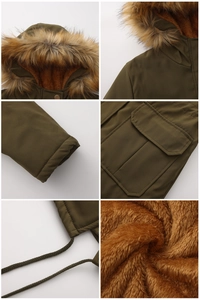 Vue détaillée de la parka avec doublure peluche, col en fourrure et poignets coupe-vent