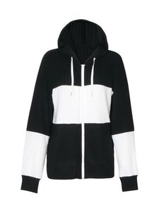 Cardigan con cappuccio bicolore nero e bianco con cerniera e maglia a coste