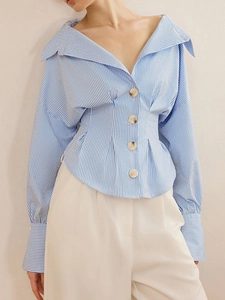 Chemise rayée bleue à manches longues pour femmes avec épaules dénudées et taille ajustée